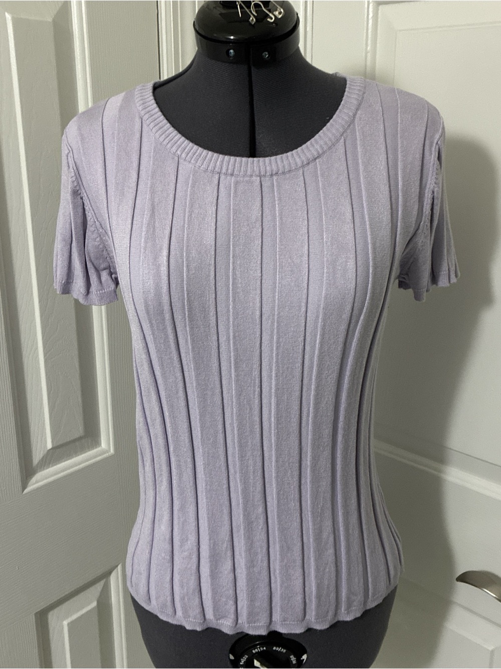 Light purple/lavender/lilac short sleeve wide ribbed sweater